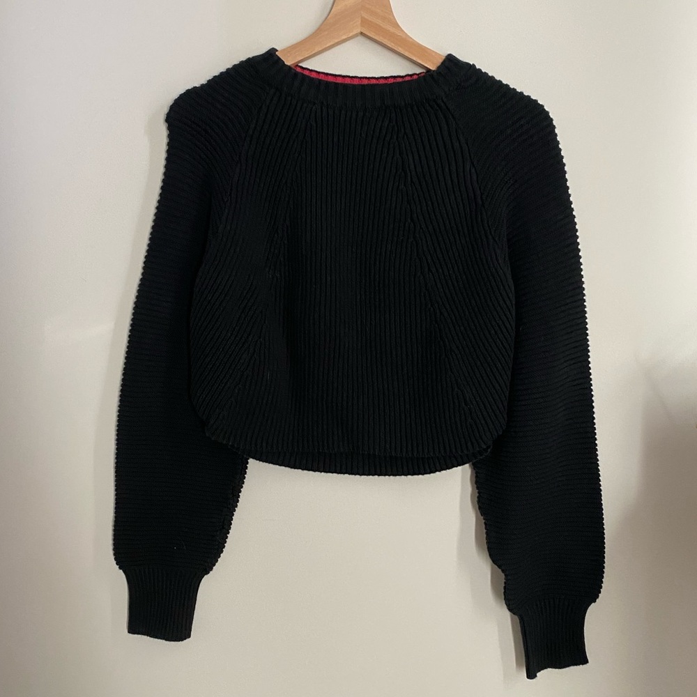 Short Ribbed Pullover Sweater / Black